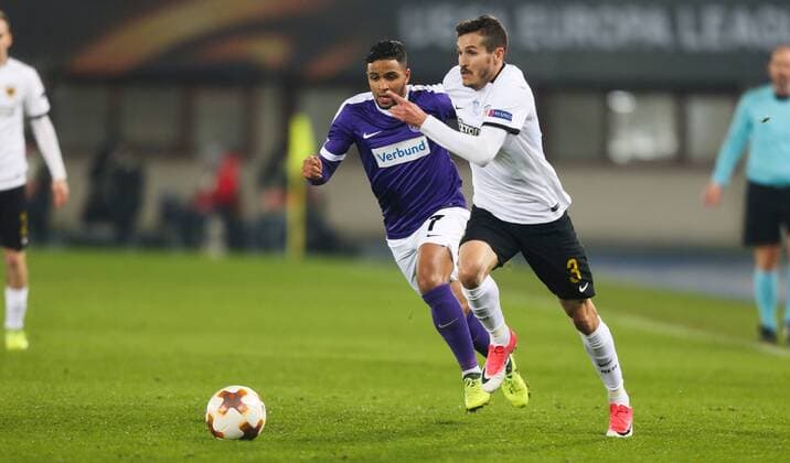 SOCCER - EL, A.Wien vs Athen VIENNA,AUSTRIA,07.DEC.17 - SOCCER - UEFA Europa League, FK Austria Wien vs AEK Athen. Image shows Ismael Tajouri (A.Wien) and Helder Lopes (Athen). GEPAxpictures xPhilippxBrem