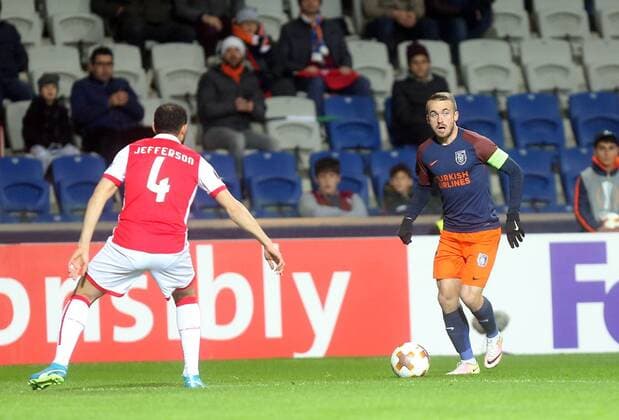 Edin Visca of Medipol Basaksehir during Medipol Basaksehir vs. Braga UEFA Europe League at Istanbul Fatih Terim Stadium, 7th of Dec, 2017.  Copyright: TolgaxAdanali 15871828