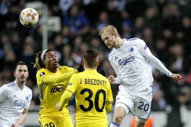 Fußball, EL, FC Kopenhagen - FC Sheriff Tiraspol FC Kobenhavns Nicolai Boilesen og FC Sheriffs Ziguy Badibanga, torsdag aften i Europa League-kampen i Parken i Kobenhavn. Polfoto_73211053  Copyright: JensxDresling