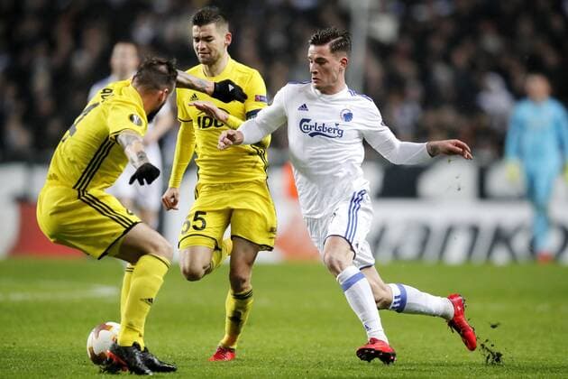 Fußball, EL, FC Kopenhagen - FC Sheriff Tiraspol FC Kobenhavns Benjamin Verbic og FC Sheriffs Petru Racu og Mateo Sua¡iÄ‡, torsdag aften i Europa League-kampen i Parken i Kobenhavn. Polfoto_73211086  Copyright: JensxDresling