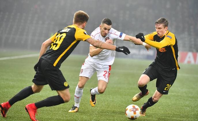 07 12 2017 Bern Stade de Suisse Football Mens Europe League 2017 2018 BSC Young Boys Skenderbeu Korca picture shows 21 Suad Sahiti Skenderbeu against Thorsten Schick and Michael Aebischer No. 20 both Guillaume Hoarau YB action