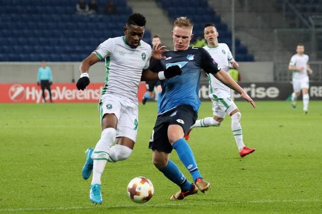 Virgil Misidjan Razgrad 93 Philipp Ochs Hoffenheim 30 Duel duel tackle tackling Dynamics Action Action Football UEFA Europa League TSG 1899 Hoffenheim PFK Ludogorez Razgrad 1945 xozx