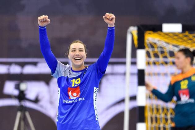 171207 Swedens Anna Lagerquist celebrates the match between Sweden and Argentina during the World Cups World Cup on December 7, 2017 in Bietigheim Bissingen  Copyright: CARLxSANDIN BB171207CS070
