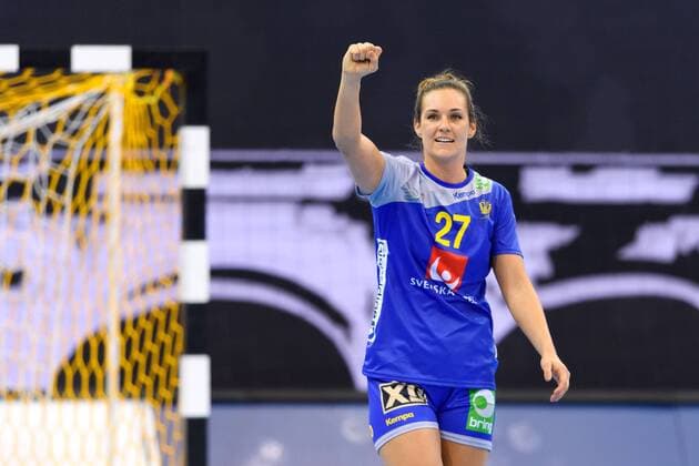171207 Swedens Sabina Jacobsen commends the match between Sweden and Argentina during the World Cup on 7 December 2017 in Bietigheim Bissingen  Copyright: CARLxSANDIN BB171207CS071