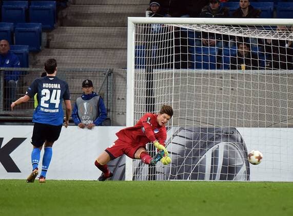 07 12 2017 xhbx Soccer Europa League TSG 1899 Hoffenheim Razgrad emspor v Justin Hoogma TSG 1899 Hoffenheim Gregor Kobel TSG 1899 Hoffenheim Goal scored goal to 1 1 by Wanderson Ludogorets Razgrad Sinsheim