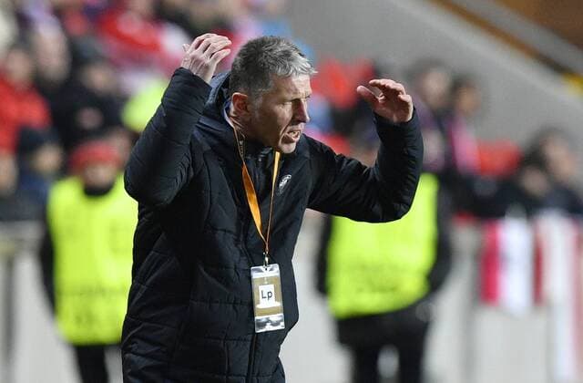 Head coach of Slavia Jaroslav Silhavy reacts during the 6th round, group A, European League soccer match SK Slavia Praha vs FC Astana in Prague, Czech Republic, December 7, 2017. (CTKxPhoto MichalxKamaryt) CTKPhotoP201712071072901  _KMT9327