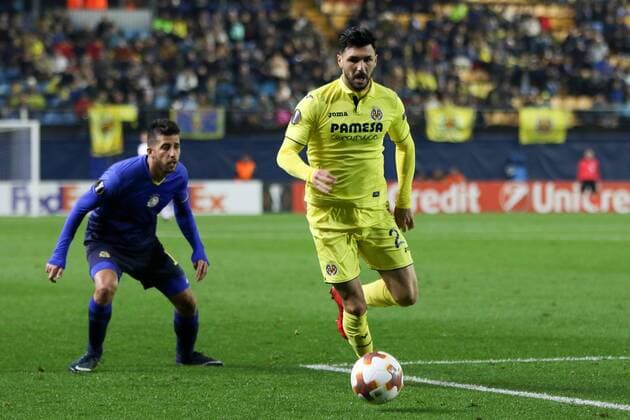 Roberto Soriano of Villarreal during the UEFA Europa League match, round 6, played at Ceramica Stadium, Villarreal, Spain, between Villarreal CF and Maccabi Tel Aviv on Dec 7th 2017. Photo: Oscar J. Barroso AFP7  xOscarxJ.xBarrosox xAFP7x xVillarrealxvxMaccabi,xUEFAxEuropaxLeague,xSpain,xDecx7thx2017x