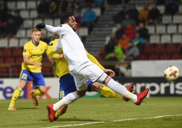 L-R Milos Kopecny and Zoran Gajic of Zlin and Jefferson Farfan of Lokomotiv in action during the 6th round, group F, European League soccer match FC Fastav Zlin vs FC Lokomotiv Moscow in Olomouc, Czech Republic, December 7, 2017. (CTKxPhoto LudekxPerina) CTKPhotoP201712071058201  LPE 001