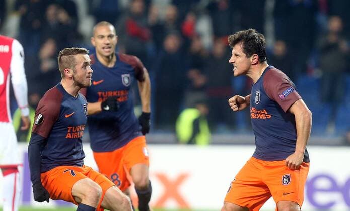 Emre Belezoglu of Medipol Basaksehir celebrates his goal with his teammates during Medipol Basaksehir vs. Braga UEFA Europe League at Istanbul Fatih Terim Stadium, 7th of Dec, 2017.  Copyright: TolgaxAdanali STA_3743