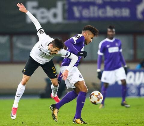 FK Austria Vienna vs AEK Athens Group D in the picture Helder Lopes AEK Athens and Michael Blauensteiner FK Austria Vienna during a UEFA Europa League group FK Austria Vienna and AEK Athens at the Ernst Happel Stadion Vienna Austria on 2017 12 07 Vienna  EP_tha