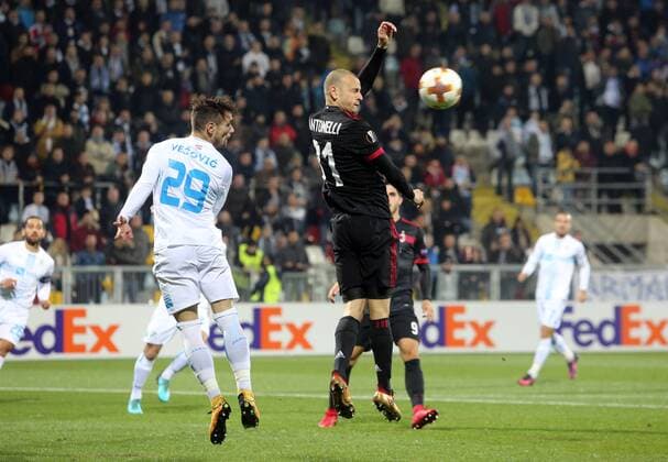 Fußball, EL, HNK Rijeka - AC Mailand UEFA Rijeka vs Milan - Rijeka, Croatia 07.12.2017., Rijeka, Croatia - UEFA Europa league, group D, round 6., HNK Rijeka - AC Milan. Marko Vesovic, Luca Antonelli.  GoranxKovacic PIXSELL