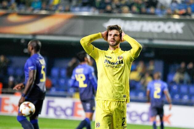 Mario Gonzalez of Villarreal lamenting during the UEFA Europa League match, round 6, played at Ceramica Stadium, Villarreal, Spain, between Villarreal CF and Maccabi Tel Aviv on Dec 7th 2017. Photo: Oscar J. Barroso AFP7  xOscarxJ.xBarrosox xAFP7x xVillarrealxvxMaccabi,xUEFAxEuropaxLeague,xSpain,xDecx7thx2017x