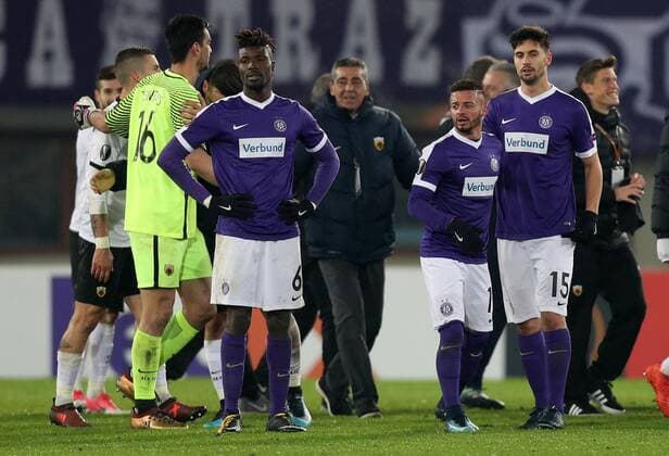 SOCCER - EL, A.Wien vs Athen VIENNA,AUSTRIA,07.DEC.17 - SOCCER - UEFA Europa League, FK Austria Wien vs AEK Athen. Image shows the disappointment of Abdul Kadiri Mohammed (A.Wien), Lucas Venuto (A.Wien) and Tarkan Serbest (A.Wien). GEPAxpictures xChristianxOrt