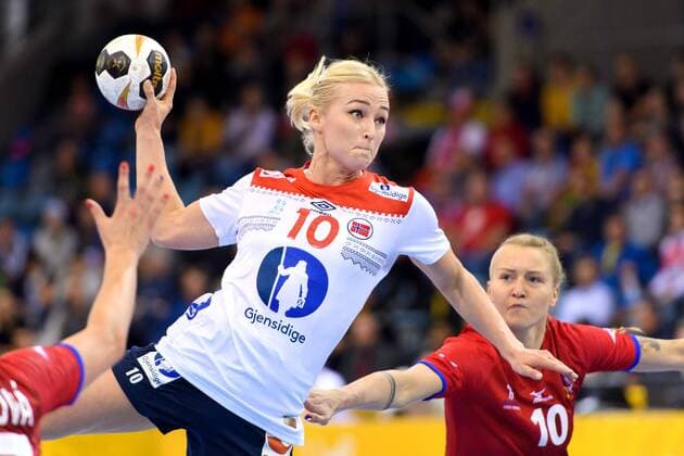 171207 Norways Stine Bredal Oftedal in the match between the Czech Republic and Norway during the World Cup at 7 December 2017 in Bietigheim Bissingen  Copyright: CARLxSANDIN BB171207CS080