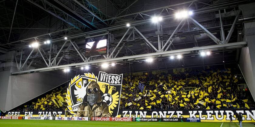 ARNHEM, Vitesse - OGC Nice, 7-12-2017, vatbal, seizan 2017-2018, Europa League, stadion de Gelredome, sfeer, vlaggen, groot spandak Vitesse - Nice  x1849688x