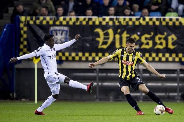 ARNHEM, Vitesse - OGC Nice, 7-12-2017, vatbal, seizan 2017-2018, Europa League, stadion de Gelredome, Vitesse speler Matthew Miazga (R), OGC Nice speler Jean-VictorÃäMakengo (L) Vitesse - Nice  x1849696x
