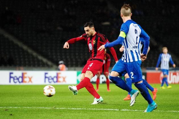 171207 Östersund Sotirios Papagiannopoulus shooting during the football match in the Europa League between Hertha Berlin and Östersund on December 7, 2017 in Berlin  Copyright: PETTERxARVIDSON BB171207PA059