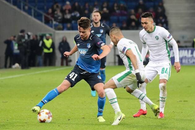 v left Johannes Buehler Hoffenheim 41 Natanael Batista Pimenta Razgrad 6 Marcelo Nascimento da Costa Marcelinho Razgrad 84 Duel duel tackle tackling Dynamics Action Action Football UEFA Europa League TSG 1899 Hoffenheim PFK Ludogorez Razgrad 1945 xozx