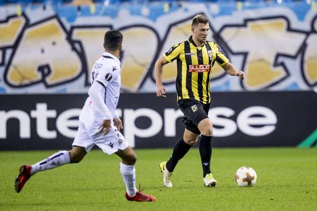 ARNHEM, Vitesse - OGC Nice, 7-12-2017, vatbal, seizan 2017-2018, Europa League, stadion de Gelredome, Vitesse speler Thomas Oude Kotte (R), OGC Nice speler BassemÃäSrarfi (L) Vitesse - Nice  x1849754x