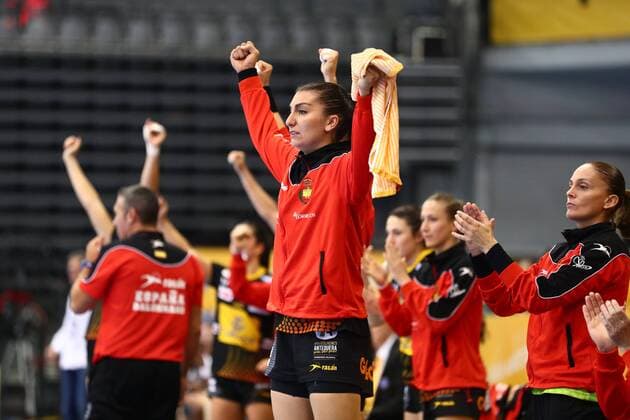 Elisabet Chavez Hernandez Spain celebrates Spain vs France IHF Women Handball World Cup 07 12 2017 Photographer Neis Eibner Trier Copyright: xEibner-Pressefoto AlexanderxNeisx EP_ANS