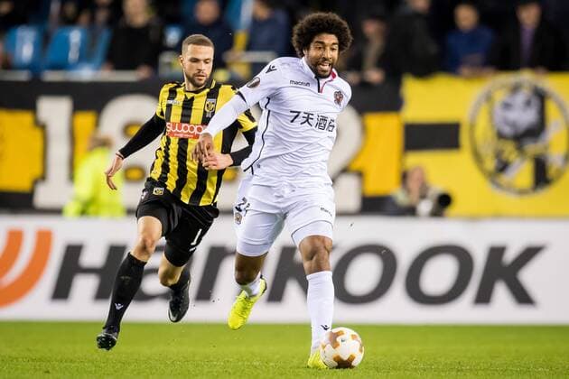 (L-R) Luc Castaignos of Vitesse, Dante of OGC Nice during the UEFA Europa League group K match between Vitesse Arnhem and OGC Nice at Gelredome on December 07, 2017 in Arnhem, The Netherlands UEFA Europa League 2017 2018 xVIxVIxImagesx xRonaldxBonestrooxIVx 9509109