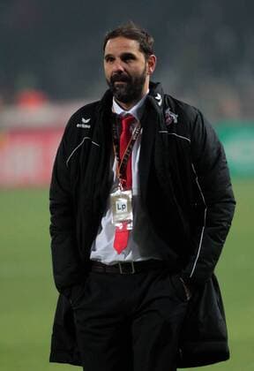 Fußball, EL, Roter Stern Belgrad - 1. FC Köln SOCCER - EL, Crvena Zvezda vs Kaln BELGRADE,SERBIA,07.DEC.17 - SOCCER - UEFA Europa League, FK Crvena Zvezda vs 1. FC Kaln. Image shows head coach Stefan Ruthenbeck (Kaln). GEPAxpictures xAleksandarxDjorovic