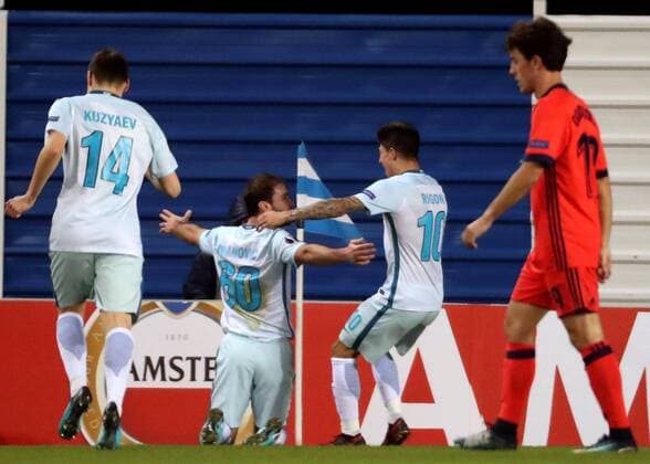 Fußball, EL, Real Sociedad San Sebastian - Zenit Moskau Zenit s striker Branislav Ivanovic (2L) jubilates the second goal of the team during the UEFA Europa League 6th round groups phase match between Real Sociedad and Zenit Saint Petersburg at the Anata stadium in San Sebastian, Basque Country, Spain, 07 December 2017. Real Sociedad vs. Zenit !ACHTUNG: NUR REDAKTIONELLE NUTZUNG!  Copyright: xJavierxEtxezarretax SSB034 20171207-636482838413112492