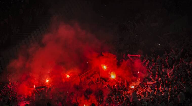 FuÃŸball, EL, Roter Stern Belgrad - 1. FC KÃ¶ln 7th December 2017, Rajko Mitic Stadium, Belgrade, Serbia, UEFA Europa League football, Red Star Belgrade versus FC Cologne; Fans of FC Kaln light flares during the match  ActionPlus11959820