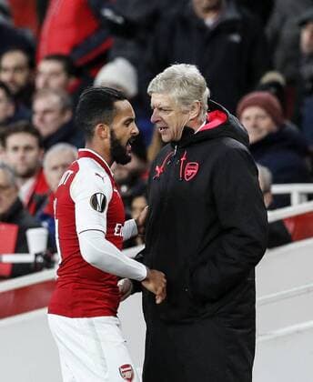 Arsenal s Arsene Wenger with Theo Walcott during the Europa League Group H match at The Emirates Stadium, London. Picture date: December 7th 2017. Picture credit should read: David Klein Sportimage EDITORIAL USE ONLY. No use with unauthorised audio, video, data, fixture lists, club league logos or live services. Online in-match use limited to 120 images, no video emulation. No use in betting, games or single club league player publications.