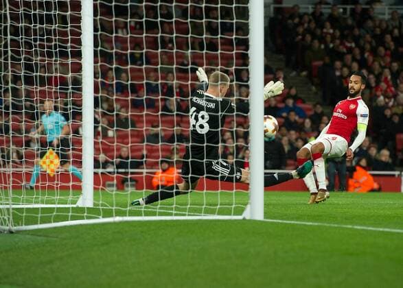 Denis Scherbitski of FC BATE Borisov saves Theo Walcott of Arsenal shot during the UEFA Europa League match between Arsenal and BATE at the Emirates Stadium, London, England on 7 December 2017. Copyright: xVincexMignottx 18120054