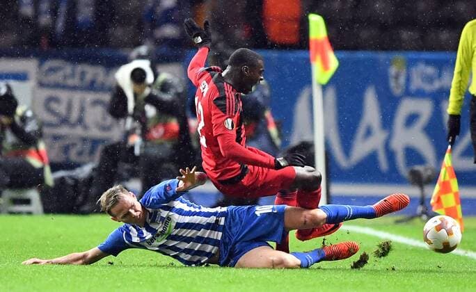 Ondrej Duda Hertha BSC and Ken Sema Östersund in action Hertha BSC Berlin Östersunds FK Europa League Group stage return leg Football Soccer soccer Men Men Men Germany Germany Berlin 7 12 2017 Olympiastadion