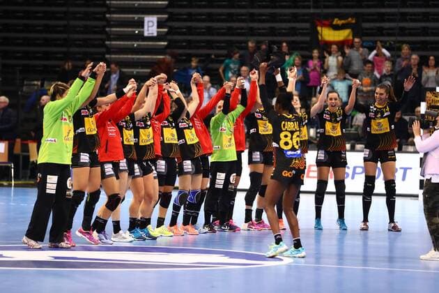 The Spanish team celebrates the draw Spain vs France IHF Women Handball World Cup 07 12 2017 Photographer Neis Eibner Trier Copyright: xEibner-Pressefoto AlexanderxNeisx EP_ANS