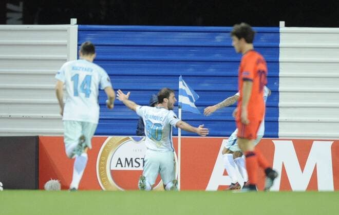 Partido de la Europa League entre la Real Sociedad y el Zenit. En la imagen, celebración de Ivanovic tras marcar. Europa League match between Real Sociedad and Zenit. In this picture, Ivanovic celebrates after scoring. 