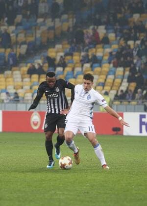 December 7, 2017 - Kiev, Ukraine - Dynamo s Junior Moraes (R) vies with Partizan s Seydouba Soumah (L) during the UEFA Europa League group stage football match between Dynamo Kyiv and FK Partizan in Kiev on December 7, 2017. Dinamo Kiev v Partizan - UEFA Europa League  - ZUMAn230 20171207_zaa_n230_594 Copyright: xSergiixKharchenkox
