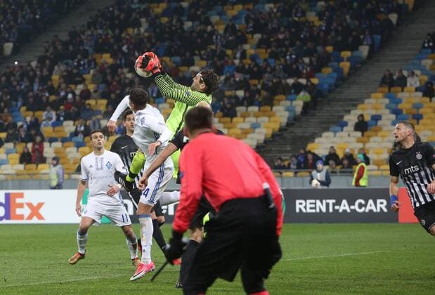 December 7, 2017 - Kiev, Ukraine - Dynamo s Yevhen Khacheridi in action during the UEFA Europa League group stage football match between Dynamo Kyiv and FK Partizan in Kiev on December 7, 2017. Dinamo Kiev v Partizan - UEFA Europa League  - ZUMAn230 20171207_zaa_n230_593 Copyright: xSergiixKharchenkox