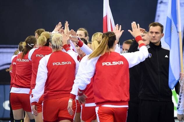 Handball, WM Damen, Argentinien - Polen 2017.12.08 Bietigheim-Bissingen Pilka reczna Mistrzostwa Swiata w pilce recznej kobiet Argentyna - Polska N z Polish team Foto Lukasz Laskowski PressFocus NEWSPIX.PL 2017.12.08 Bietigheim-Bissingen IHF Women s Handball World Championship WM Weltmeisterschaft Argentina v Poland Polish team Credit: Lukasz Laskowski PressFocus --- Newspix.pl  20171208_LUK_003