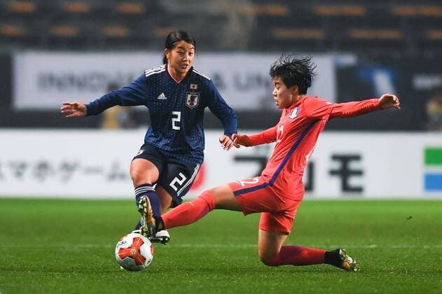 CHIBA, JAPAN - DECEMBER 08: Ayumi Oya 2 of Japan and Han Chaerin 22 of South Korea compete for the ball during the EAFF E-1 Women s Football Championship between Japan and South Korea at Fukuda Denshi Arena on December 8, 2017 in Chiba, Japan.  Copyright: xVCGx CFP111140236887 