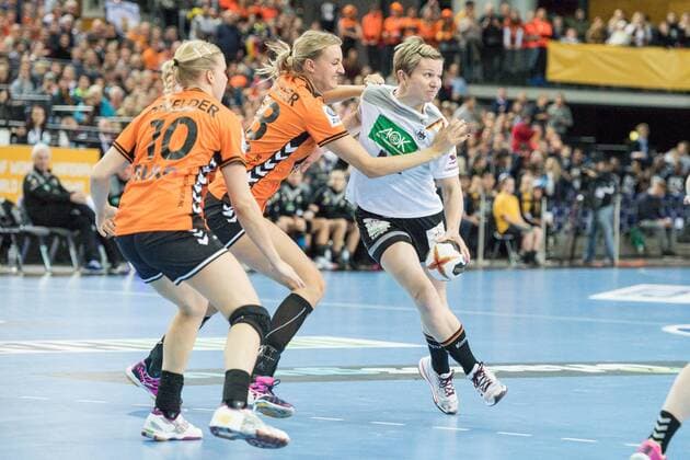 GER IHF WC 2017 Germany GER vs Netherlands NLD 08 12 2017 Arena Leipzig GER IHF WC 2017 Germany GER vs Netherlands NLD pictured Friederike Gubernatis 42 Germany Kelly Dulfer 18 Netherlands Danick Snelder 10 Netherlands nordphotoxDostmann nph00325