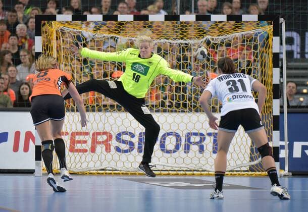 Lois Abbingh NED 8 at sieve against goalkeeper Clara Woltering at game Germany GER vs Netherlands NED Handball Women Preliminary Round IHF World Cup Leipzig 08 12 2017 Leipzig Copyright: xModlax Eibner-Pressefotox EP_cma
