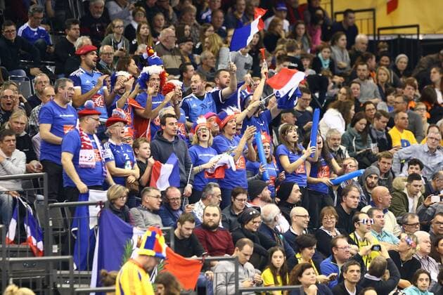 Fans of France cheer France vs Romania IHF Womens Handball World Cup 08 12 2017 Photographer Neis Eibner Trier Copyright: xNeisx Eibner-Pressefotox EP_ans