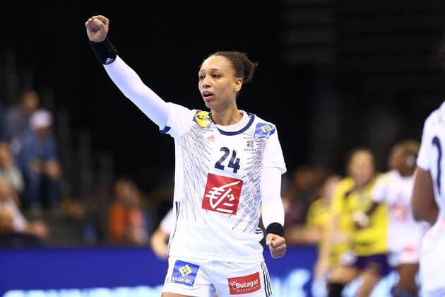 Beatrice Edwige France cheers France vs Romania IHF Women Handball World Cup 08 12 2017 Photographer Neis Eibner Trier Copyright: xNeisx Eibner-Pressefotox EP_ans