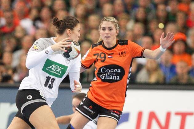 Germany Netherlands Handball Women WC Leipzig 08 12 2017 Arena Leipzig World Cup 2017 Handball Women Preliminary Group D Germany GER vs Netherlands NED Pictured v l Julia Behnke 13 Germany and Estavana POLMAN 79 Netherlands