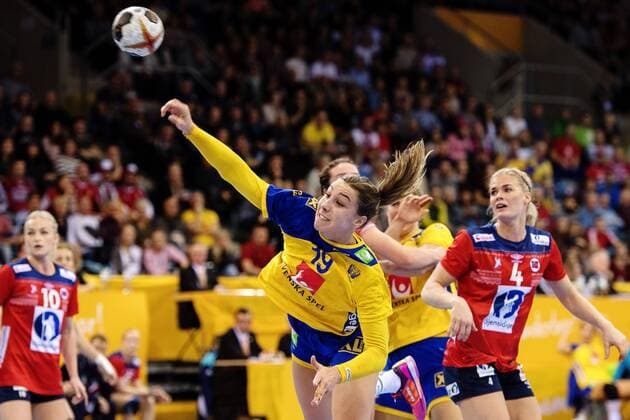 171208 Swedens Anna Lagerquist is shooting in the match between Norway and Sweden during the World Cup on 8 December 2017 in Bietigheim Bissingen  Copyright: CARLxSANDIN BB171208CS037