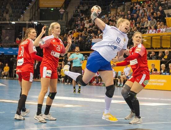 GER IHF World Cup 2017 Denmark DEN vs Russia RUS 08 12 2017 EWE Arena Oldenburg Germany 23 IHF World Championship 2017 Women first round Group C Denmark vs Russia in picture Stine JORGENSEN DEN 28 Sarah IVERSEN DEN 5 Kseniia MAKEEVA RUS 19 Nordphotox xRojahn nph00300