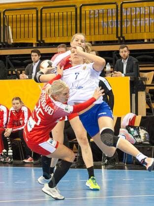 GER IHF World Cup 2017 Denmark DEN vs Russia RUS 08 12 2017 EWE Arena Oldenburg Germany 23 IHF World Championship 2017 Women first round Group C Denmark vs Russia in picture Trine Ostergaard JENSEN DEN 25 Mette TRANBORG DEN 18 Daria DMITRIEVA RUS 7 Nordphotox xRojahn nph00300