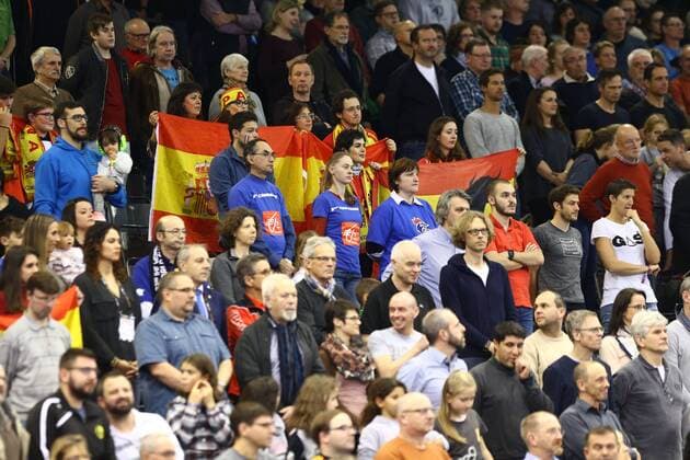 Spanish fans Spain vs Slovenia IHF Women Handball World Cup 08 12 2017 Photographer Neis Eibner Trier Copyright: xEibner-Pressefoto AlexanderxNeisx EP_ANS
