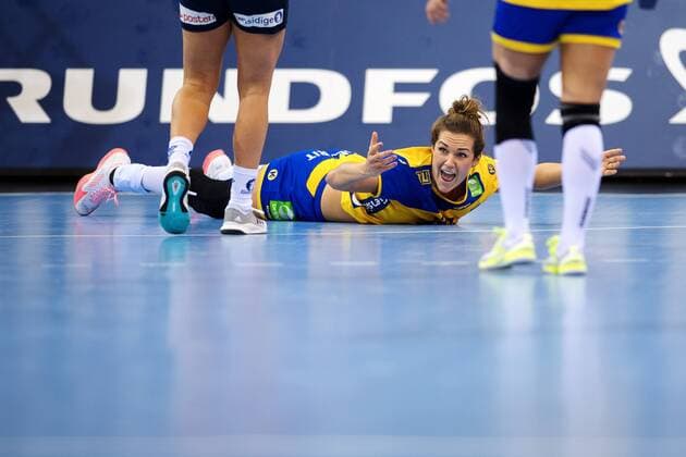 171208 Swedens Sabina Jacobsen does not react to the judges not in a picture in the match between Norway and Sweden during the World Cup on 8 December 2017 in Bietigheim Bissingen  Copyright: CARLxSANDIN BB171208CS074