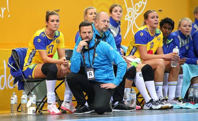 08 12 2017 Germany Bietigheim Handball Womens World Cup International Match Norway vs Sweden Swedish Bank disappointed v l Sabina Jacobsen Coach Henrik Signell SWE
