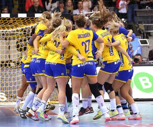 08 12 2017 Germany Bietigheim Handball World Championship Womens International Match Norway vs Sweden Cheers Sweden