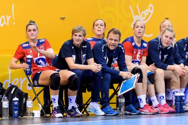 171208 Norways Stina Ruscetta Skogrand Assistant Covenant Mia Hermansson Högdahl Emelie Hegh Arntzen Covenant Thorir Hergeirsson Heidi Loke and Vilde Mortensen Ingstad on the bench in the match between Norway and Sweden during the World Cup on 8 December 2017 in Bietigheim Bissingen  Copyright: CARLxSANDIN BB171208CS132